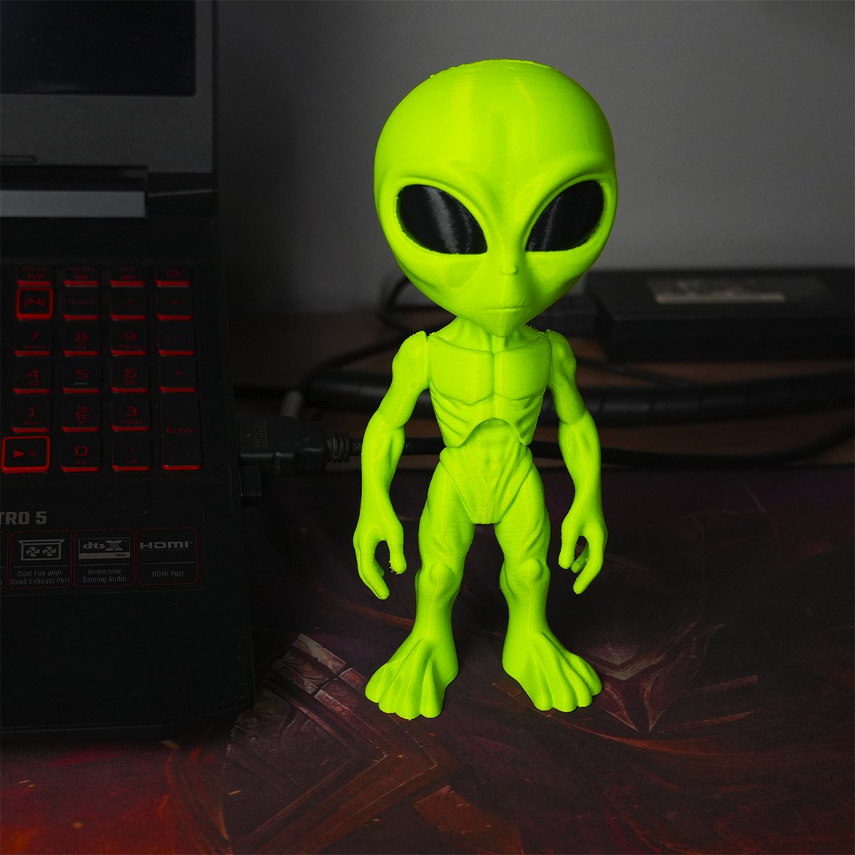 Alien Musculoso Decoração - Verde Kawasaki